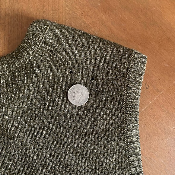 Vintage ESCADA Metallic Olive Green Knit Sweater Sleeveless Pullover Top 38 READ - Picture 6 of 8